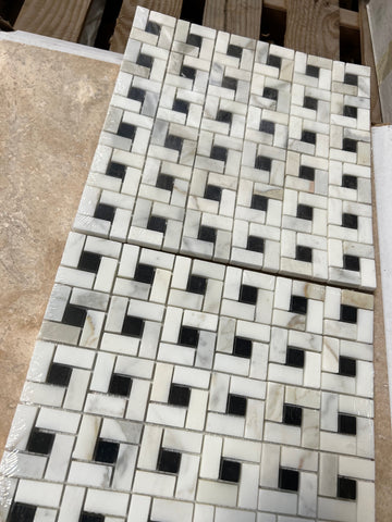 Calacatta Gold Polished Pinwheel w/Black Dots Mosaic Backsplash Wall Tile