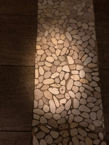 Mosaico de guijarros planos grises de mezcla especial de 12