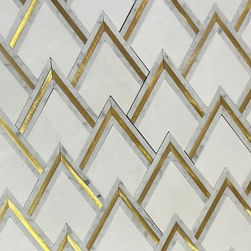 Mármol blanco Thassos con mosaico de chorro de agua pulido con incrustaciones de latón dorado Calacatta